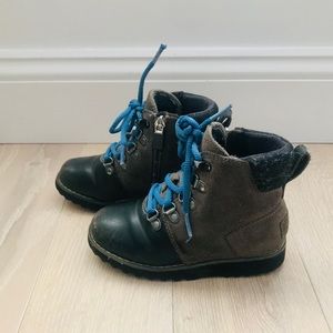 ‼️must go by 05/26‼️UGG toddler leather boots